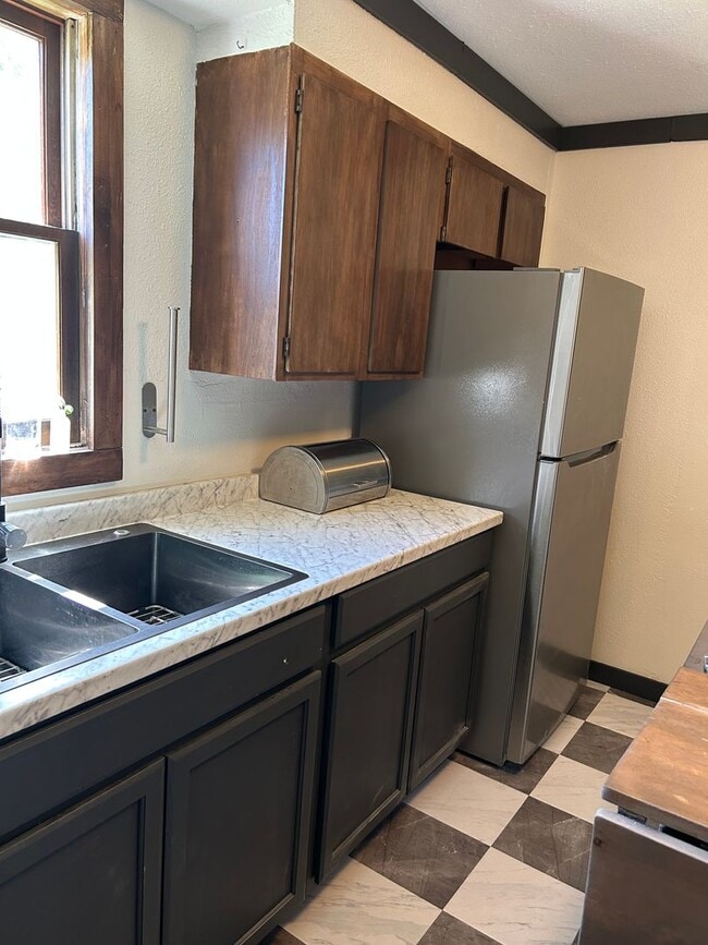 Building Photo - Spacious 3-Bedroom Home for Rent in Evergr...