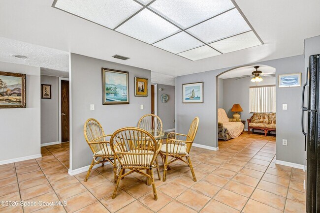 Building Photo - 403 Jimmy Buffett Mem Hwy