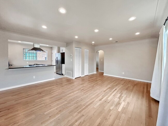 Building Photo - SLOAN'S LAKE: 2-BEDROOM UNIT WITH HIGH-END FINISHES