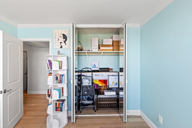 Building Photo - 9060 Palisade Ave