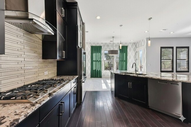 Building Photo - 8110 RANCH ROAD 2222