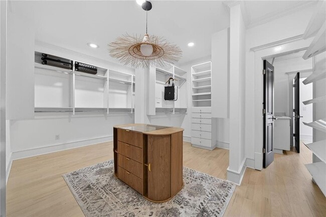 Building Photo - 1812 Wellbourne Dr NE