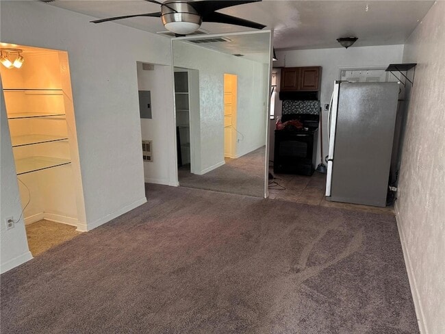 Building Photo - 412 73rd Ave