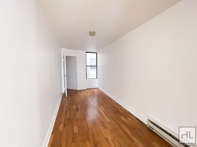 Building Photo - Spacious Bushwick 2-Bed 1-Bath / Maria Her...