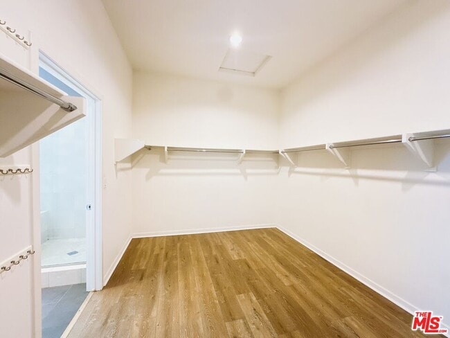Building Photo - 6581 S Seabluff Dr