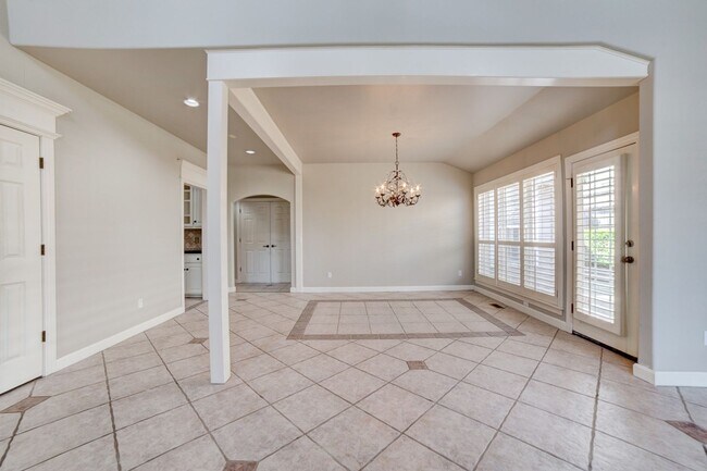 Building Photo - South Tulsa Gem! Large 3/2 Rental Home