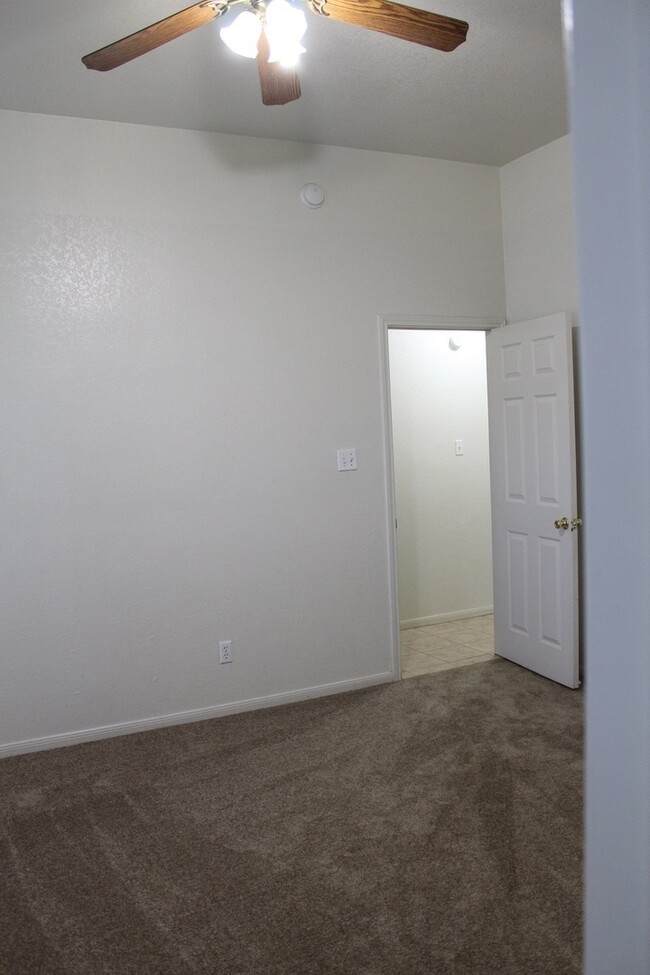 Building Photo - SHORT TERM RENTAL 3-6 MONTHS - 4 bedroom, ...