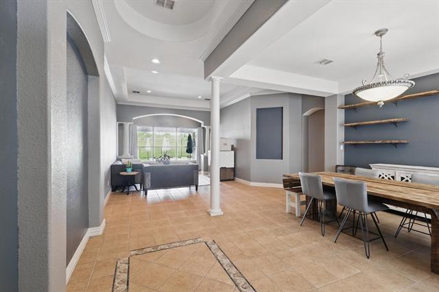 Building Photo - 10701 Los Rios Dr