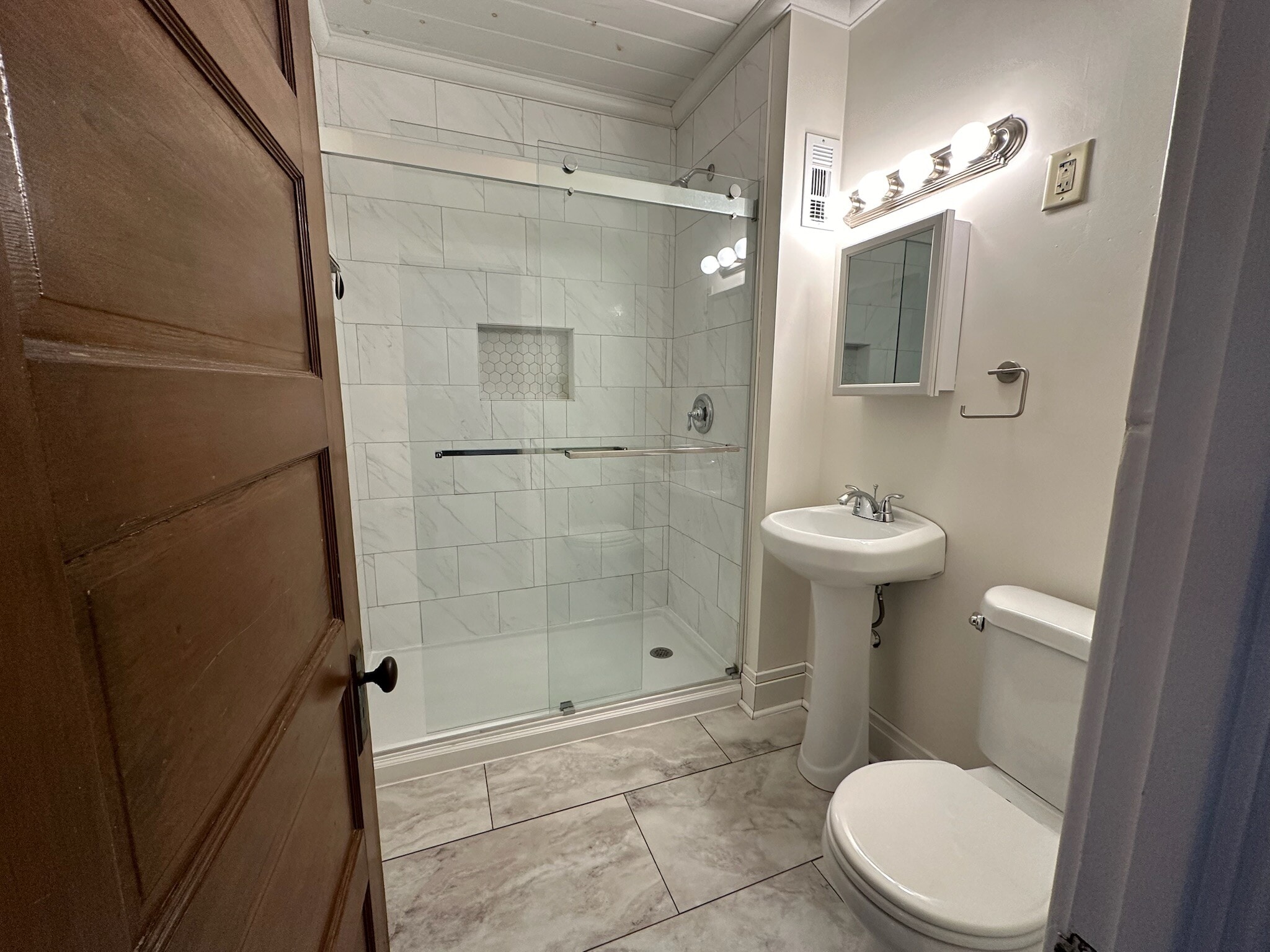 Bathroom - 118 Forest Hill Dr