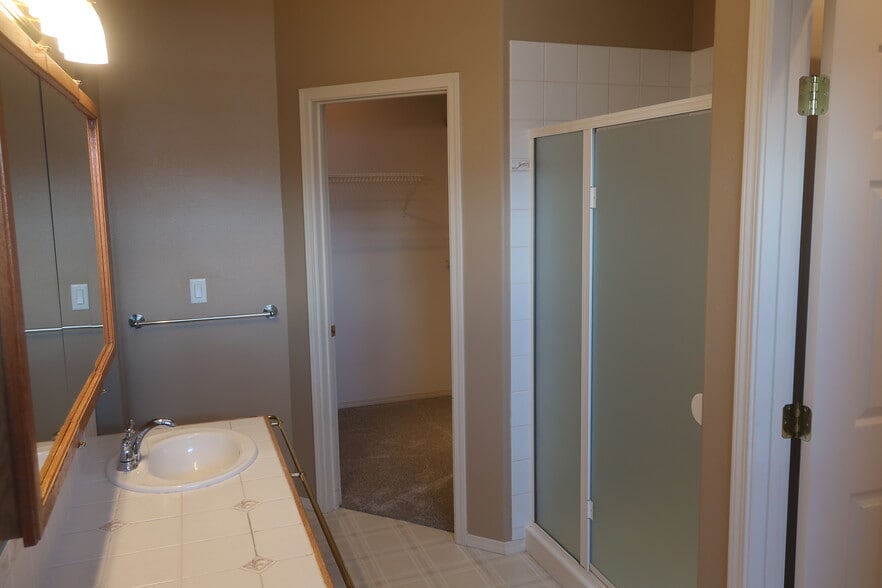 Building Photo - 466 Lower Daniels Dr