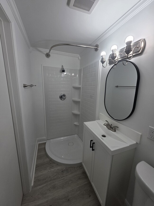 Building Photo - 524 Pine Needle Ct W