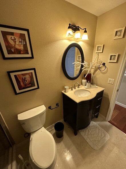 Building Photo - 246 Verdi St