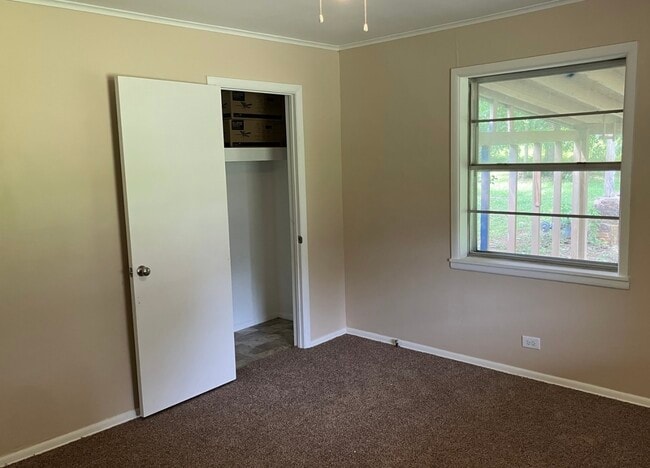 Building Photo - 308 US-64