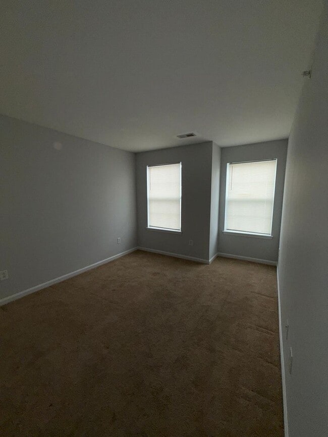 Building Photo - 7b Iron Works Way