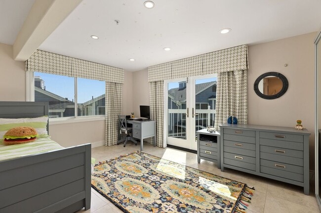 Building Photo - 24448 Alta Vista Dr
