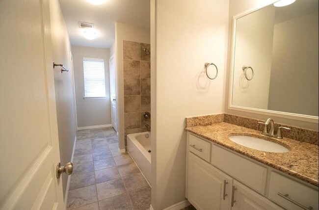 Building Photo - 1108 Beall Landing Ct