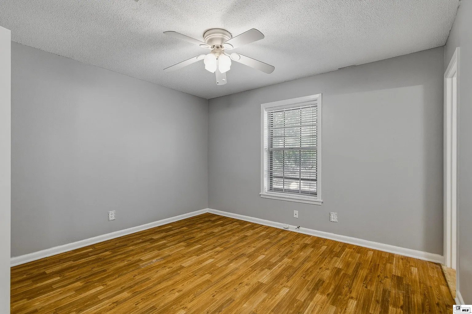 Building Photo - 128 Davis Ln