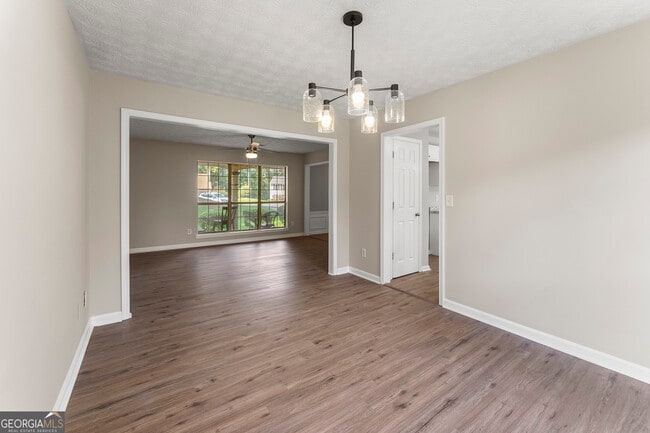 Building Photo - 174 Herscu Ct