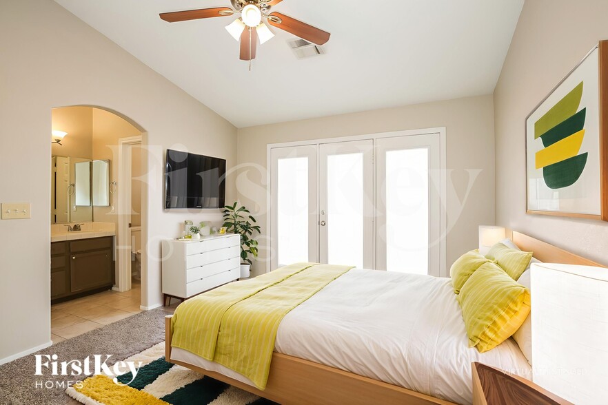 Building Photo - 8004 Verde Springs Dr