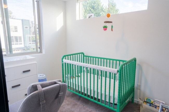 Building Photo - 3Bd/3.25Ba Seattle