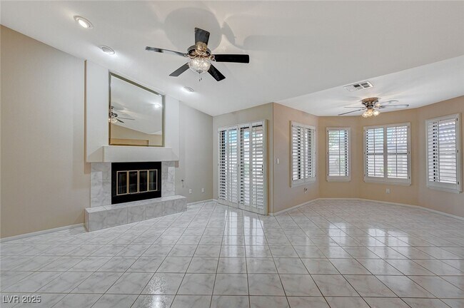 Building Photo - 6317 W Canyon Ridge Dr