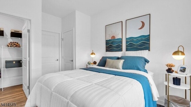 Building Photo - 47 Kossuth St