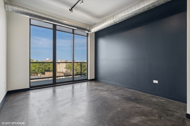 Building Photo - 1647 N Milwaukee Ave