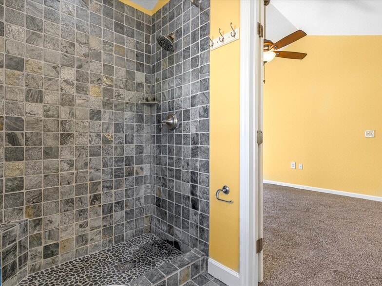 Master bath - 145 18th Ave SE