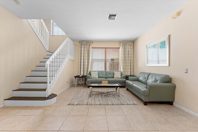 Building Photo - 7061 Chesapeake Cir