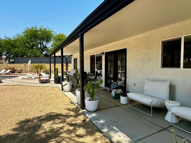 Building Photo - 4528 W Kristal Way