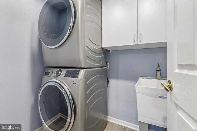 Building Photo - 1629 ROCKCRESS Dr