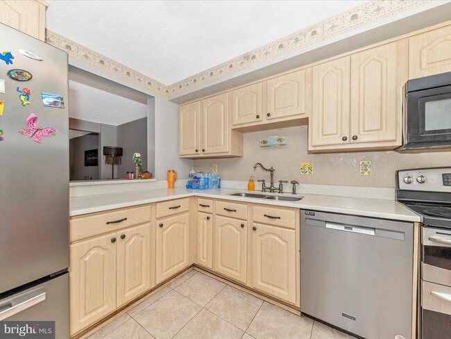 Building Photo - 12461 Quail Woods Dr