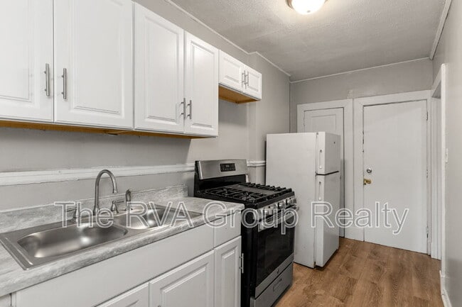 Building Photo - 2611 Grayland Ave