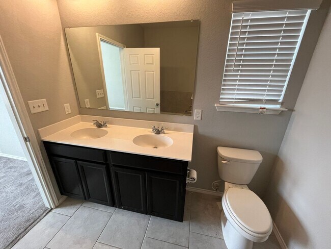 Building Photo - 12146 Matador Ranch