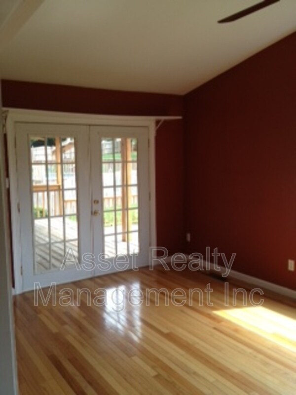 Building Photo - 1817 Sedgewick Dr