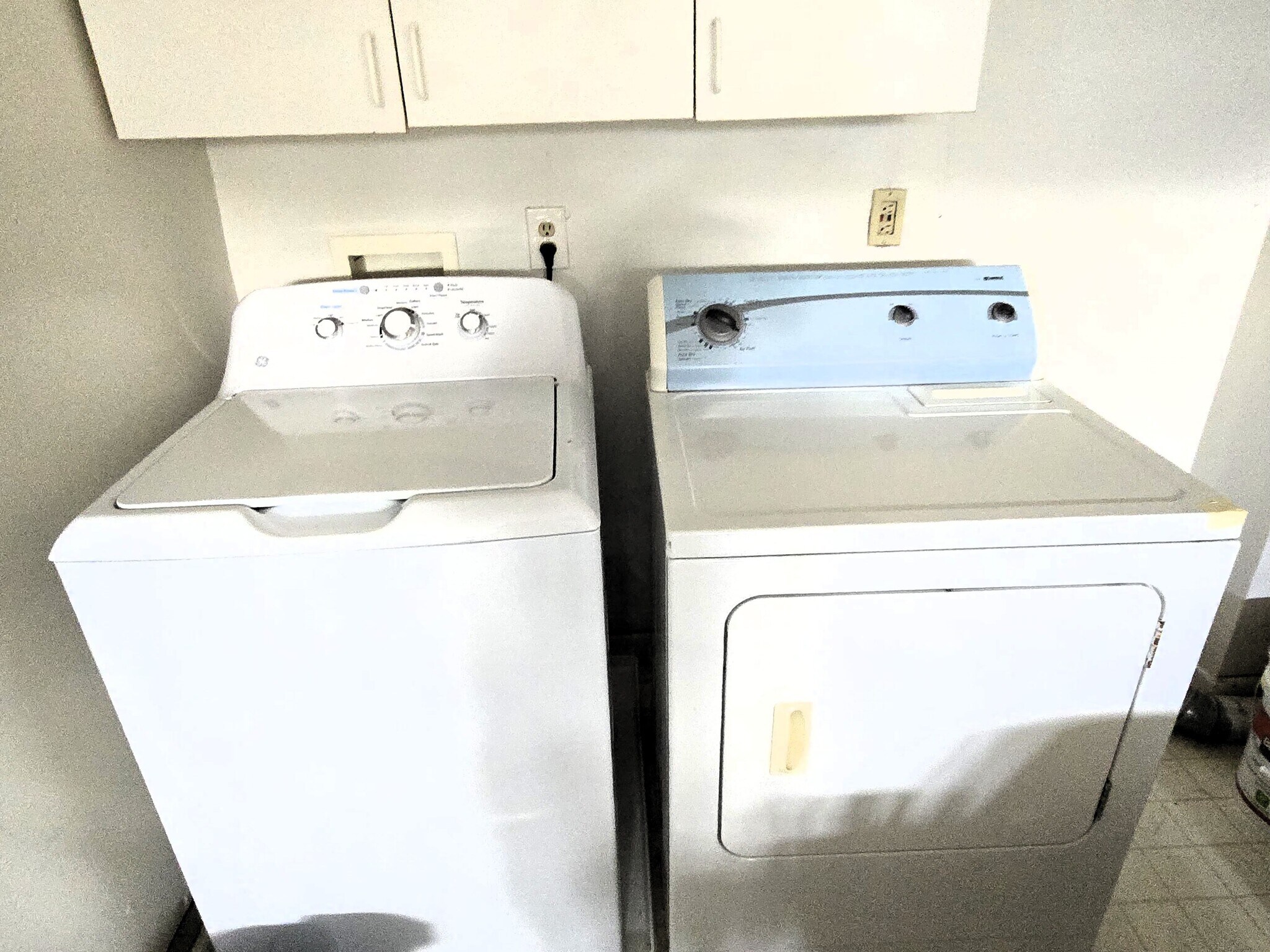 Building Photo - 2033 N Cameron St