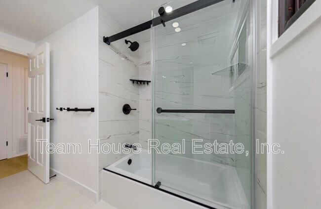 Building Photo - 27220 Seco Canyon Rd