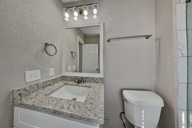 Building Photo - 3414 Green Fields Dr