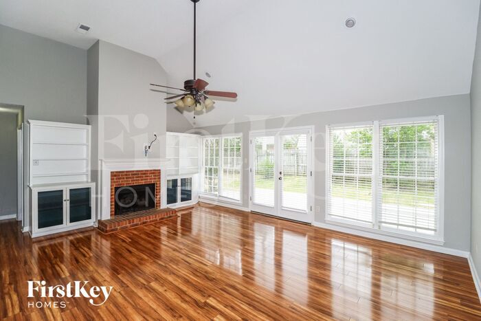 Building Photo - 7598 Dexter Manor Dr