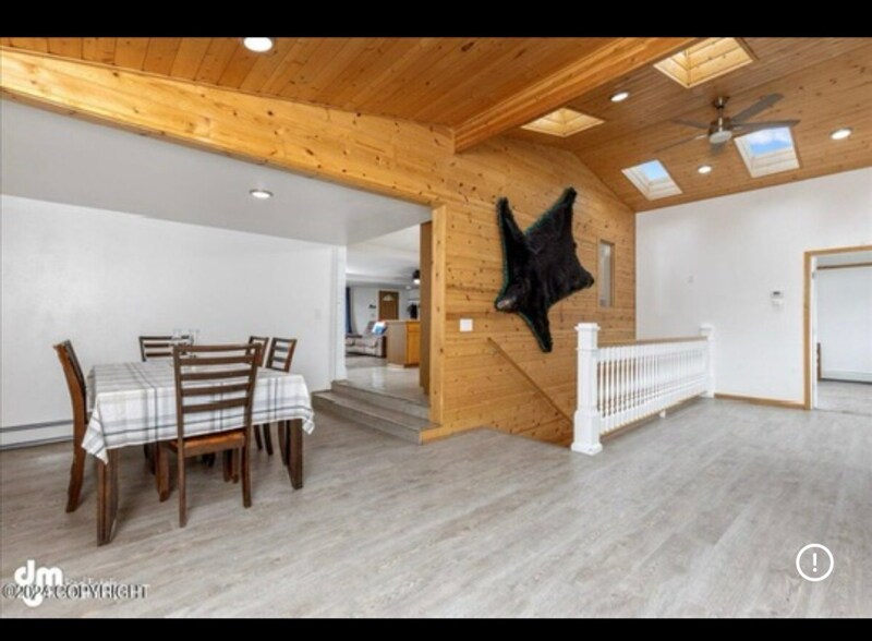 Building Photo - 12831 Brandon St