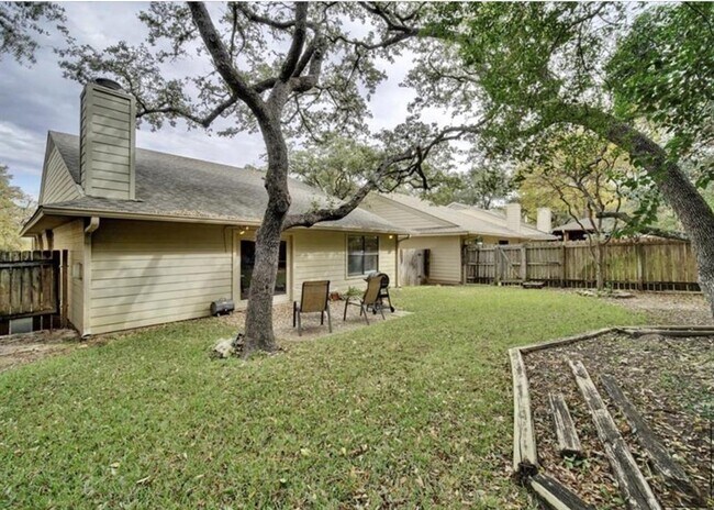 Building Photo - 9518 Topridge Dr