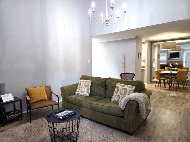 Building Photo - 10053 Westpark Dr