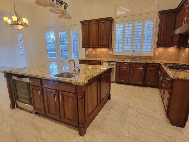 Building Photo - Captivating 5bd 4.5 bth in chandler