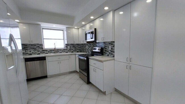 Building Photo - 2750 NE 183rd St