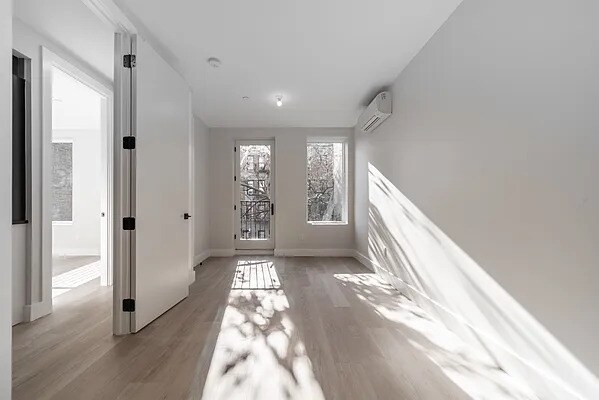 Building Photo - 727 DeKalb Ave