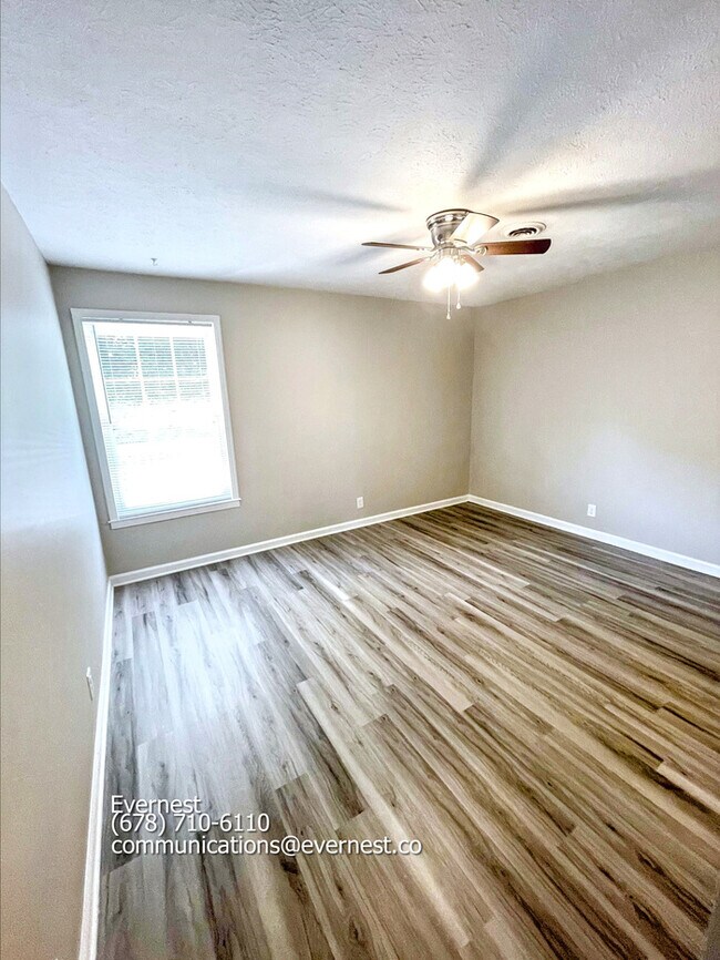 Building Photo - 483 Ellenwood Dr
