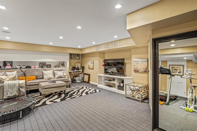 Building Photo - 9 Wyngate Pl
