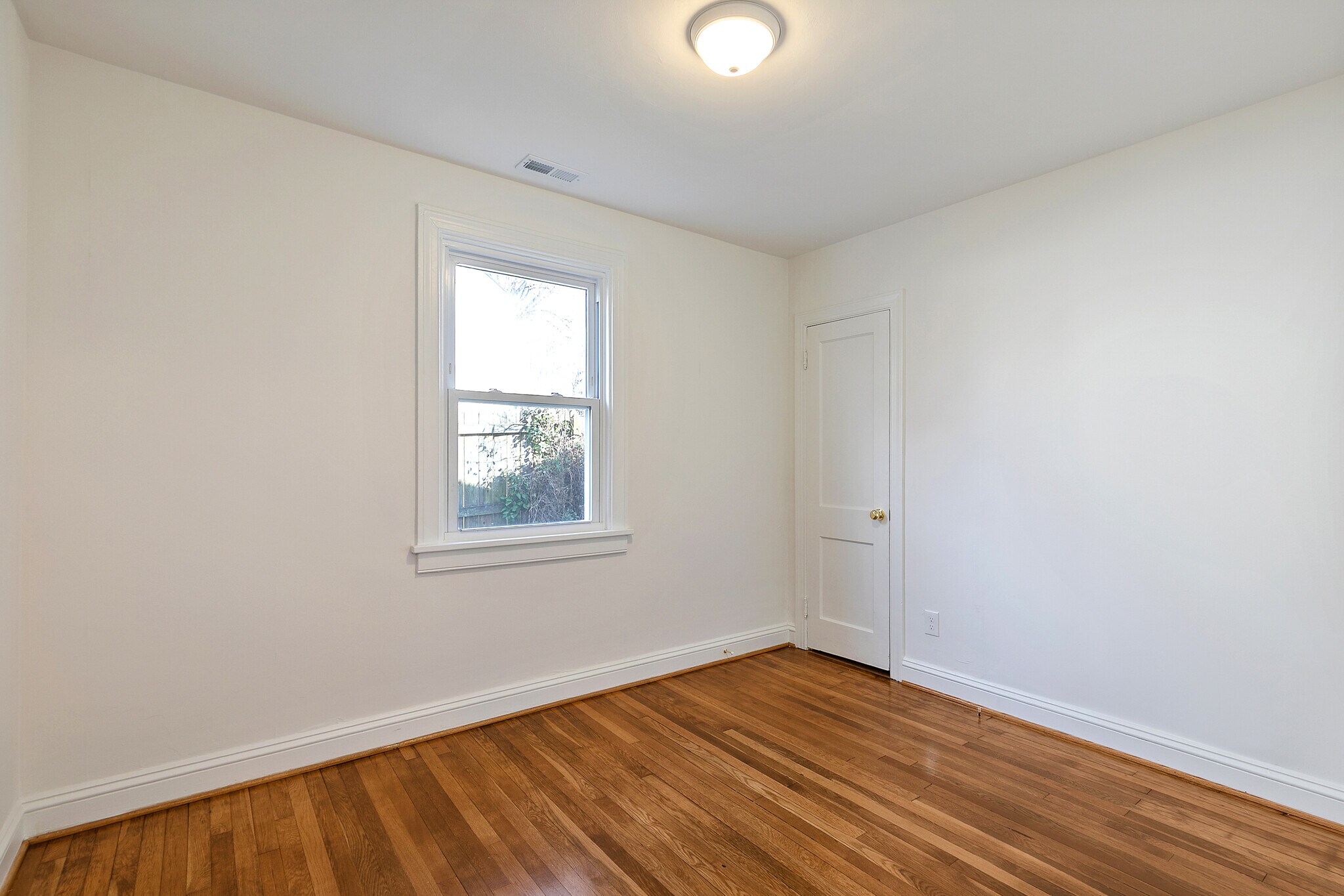 Building Photo - 2629 Dellrose Ave