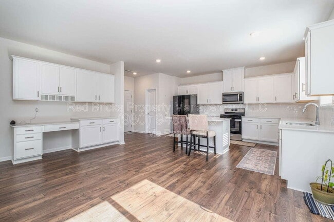 Building Photo - 10759 Adair Wds Dr