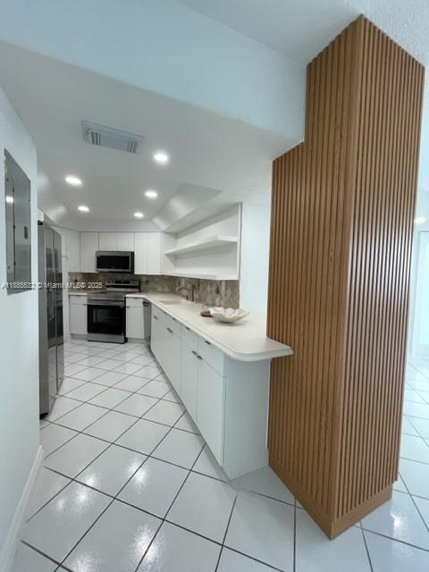 Building Photo - 3725 S Ocean Dr